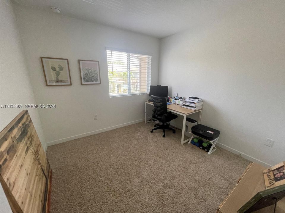 For Rent: $2,600 (3 beds, 2 baths, 1302 Square Feet)
