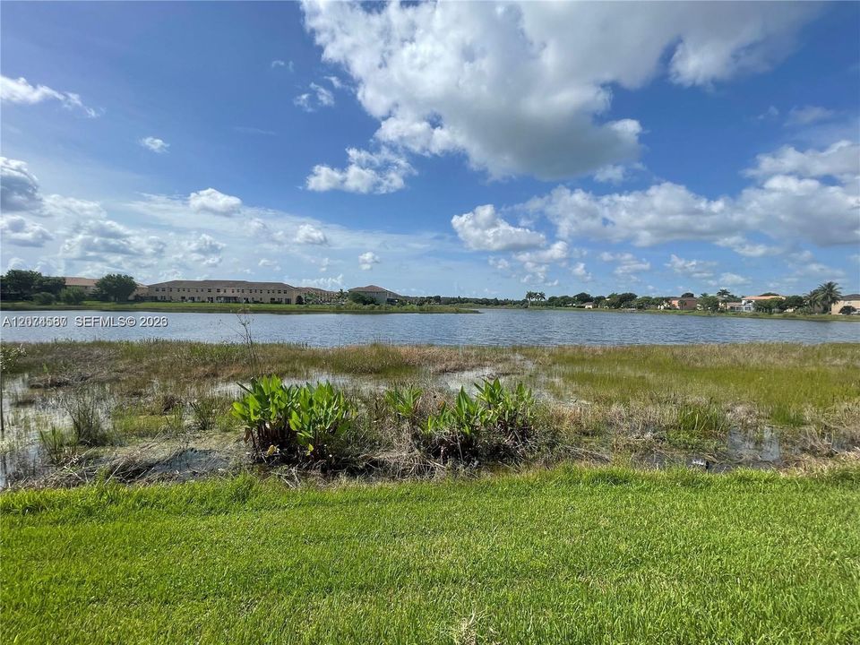 For Rent: $2,600 (3 beds, 2 baths, 1302 Square Feet)
