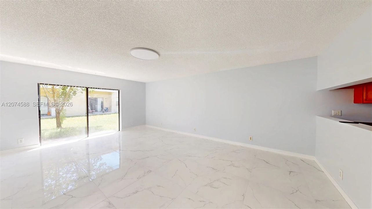 For Rent: $2,800 (3 beds, 2 baths, 4434 Square Feet)