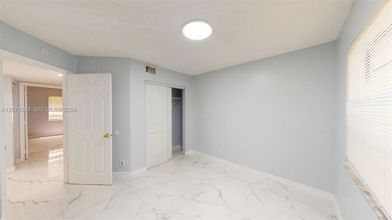 For Rent: $2,800 (3 beds, 2 baths, 4434 Square Feet)