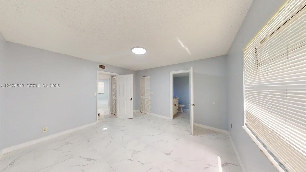 For Rent: $2,800 (3 beds, 2 baths, 4434 Square Feet)