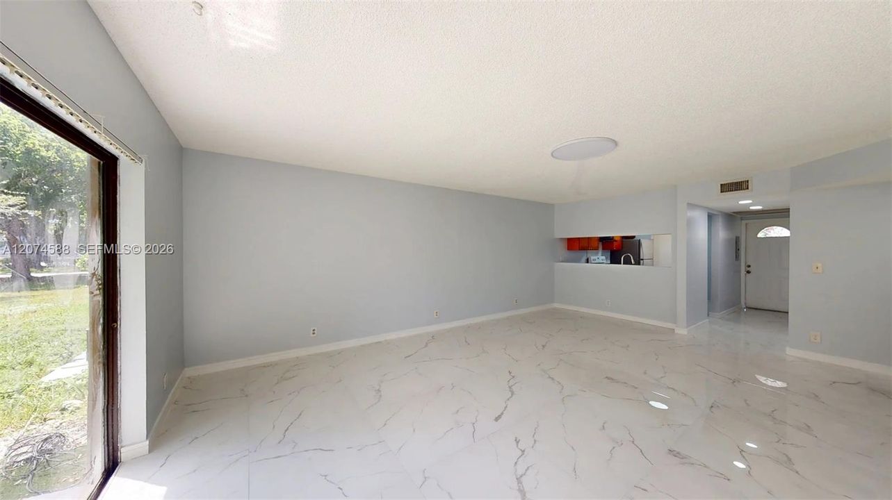 For Rent: $2,800 (3 beds, 2 baths, 4434 Square Feet)