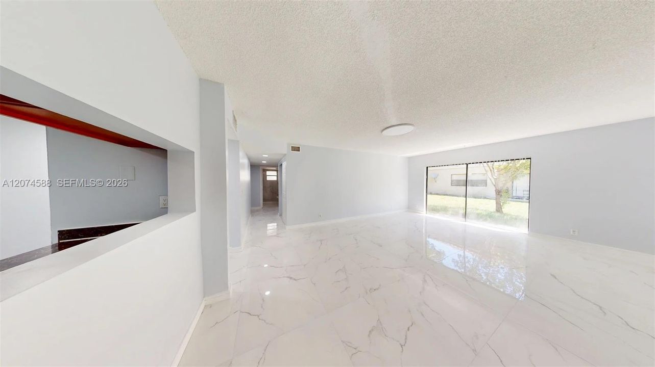 For Rent: $2,800 (3 beds, 2 baths, 4434 Square Feet)