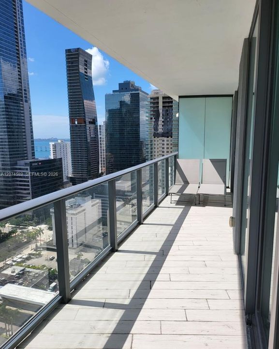For Sale: $950,000 (2 beds, 2 baths, 1279 Square Feet)