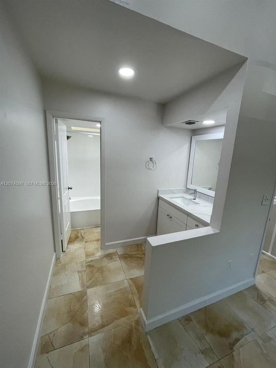 For Rent: $2,900 (3 beds, 2 baths, 1214 Square Feet)