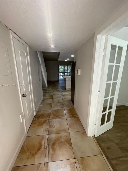 For Rent: $2,900 (3 beds, 2 baths, 1214 Square Feet)