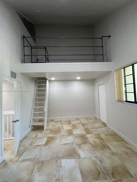 For Rent: $2,900 (3 beds, 2 baths, 1214 Square Feet)