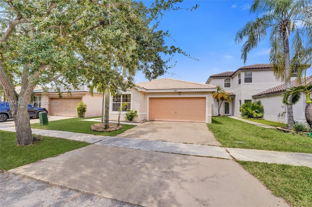 For Sale: $609,900 (4 beds, 2 baths, 1477 Square Feet)