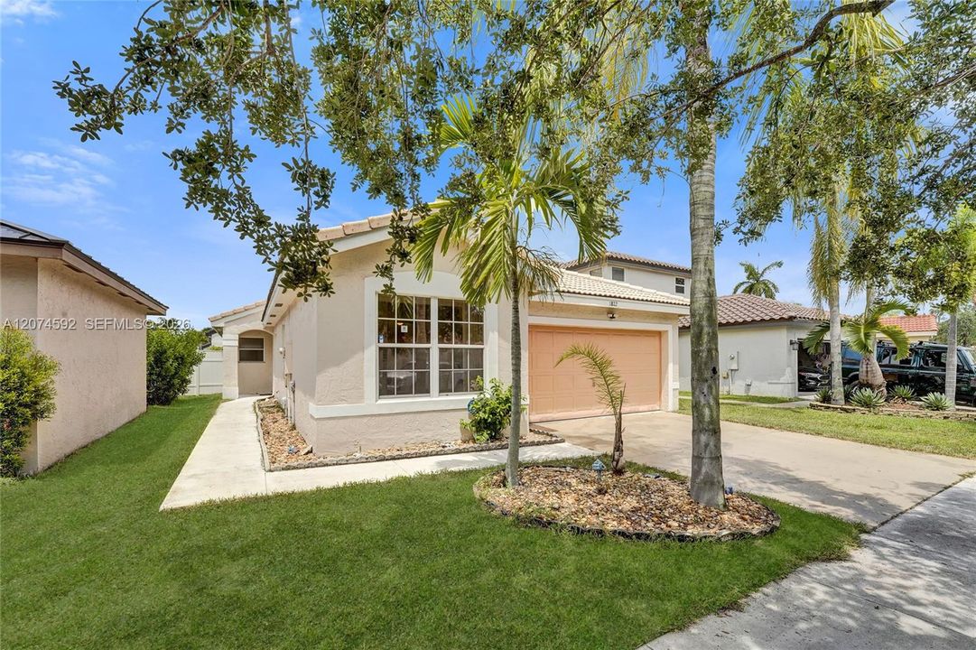 For Sale: $609,900 (4 beds, 2 baths, 1477 Square Feet)