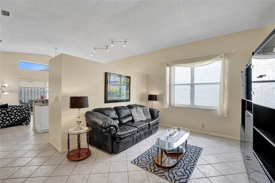 For Sale: $609,900 (4 beds, 2 baths, 1477 Square Feet)
