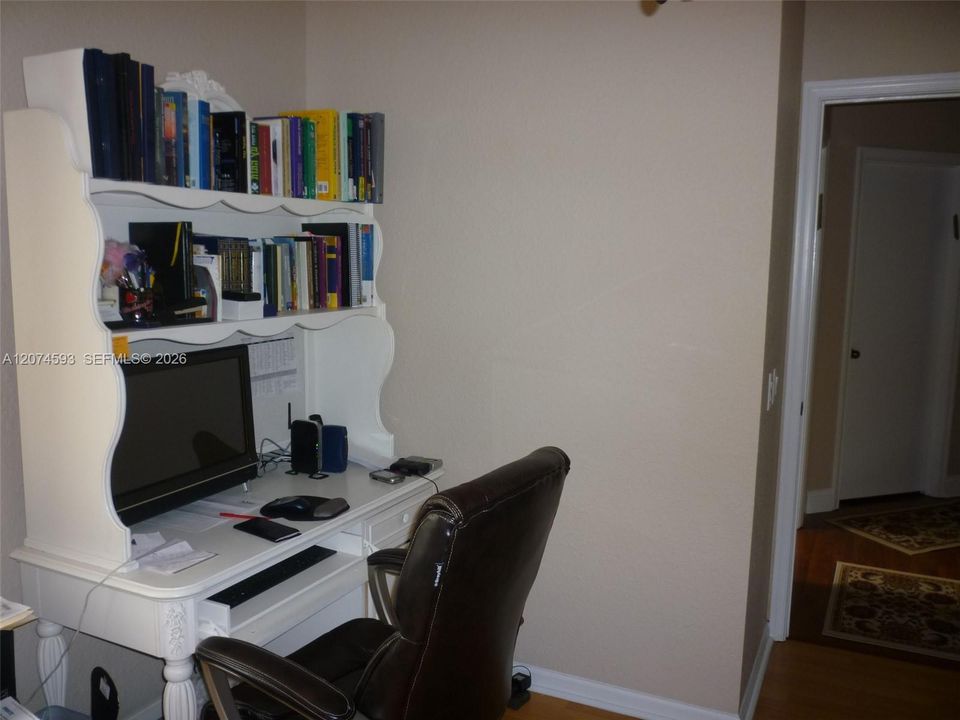 For Rent: $3,900 (3 beds, 2 baths, 1559 Square Feet)