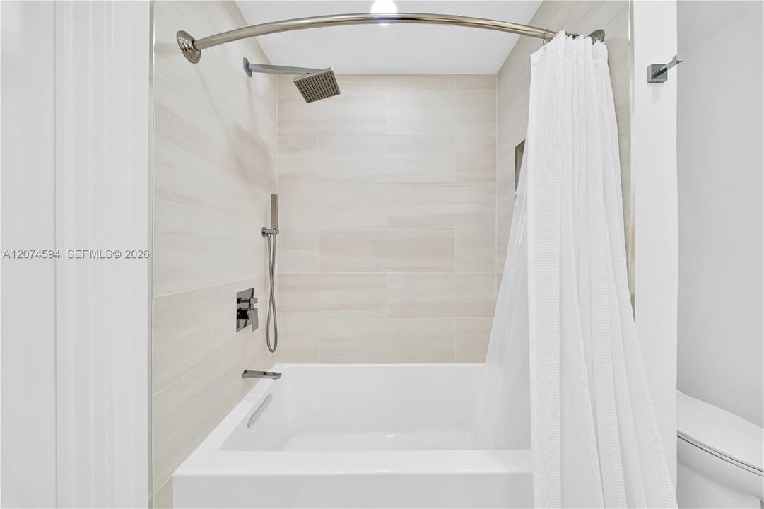 For Rent: $15,000 (4 beds, 3 baths, 2638 Square Feet)