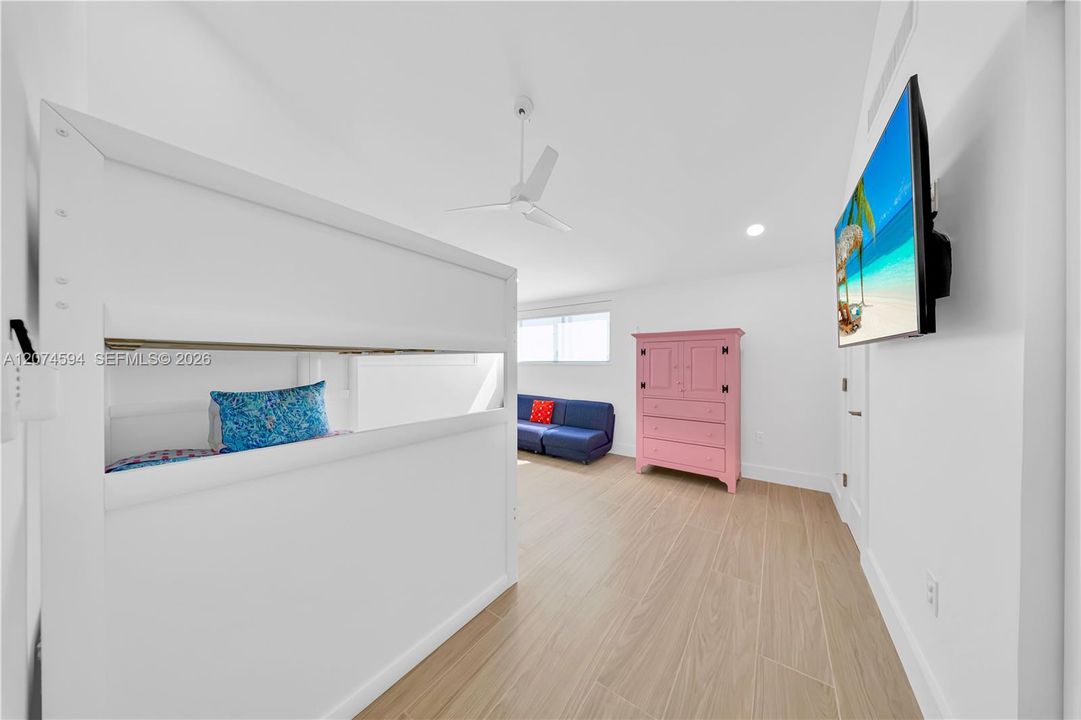 For Rent: $15,000 (4 beds, 3 baths, 2638 Square Feet)