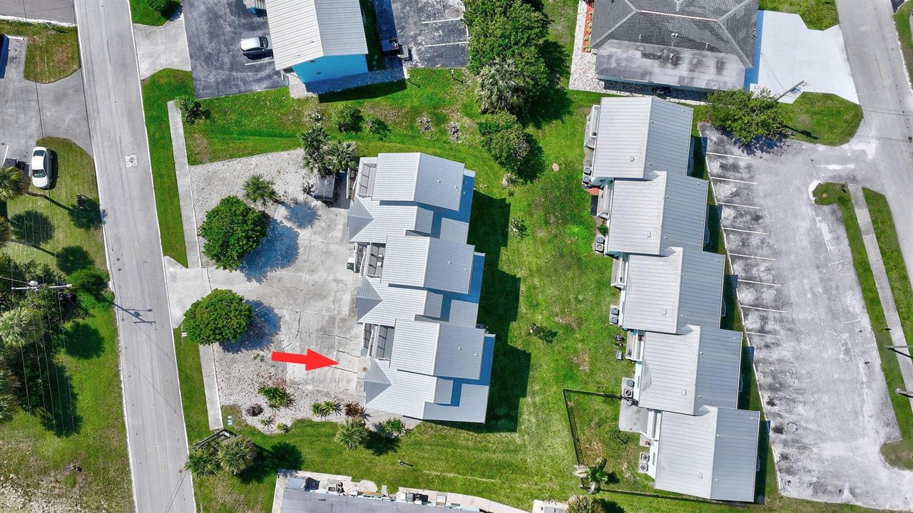 END UNIT TOWNHOME......................