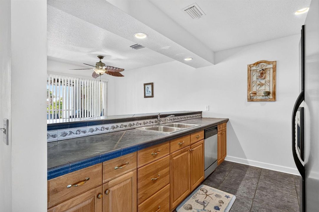 KITCHEN..............