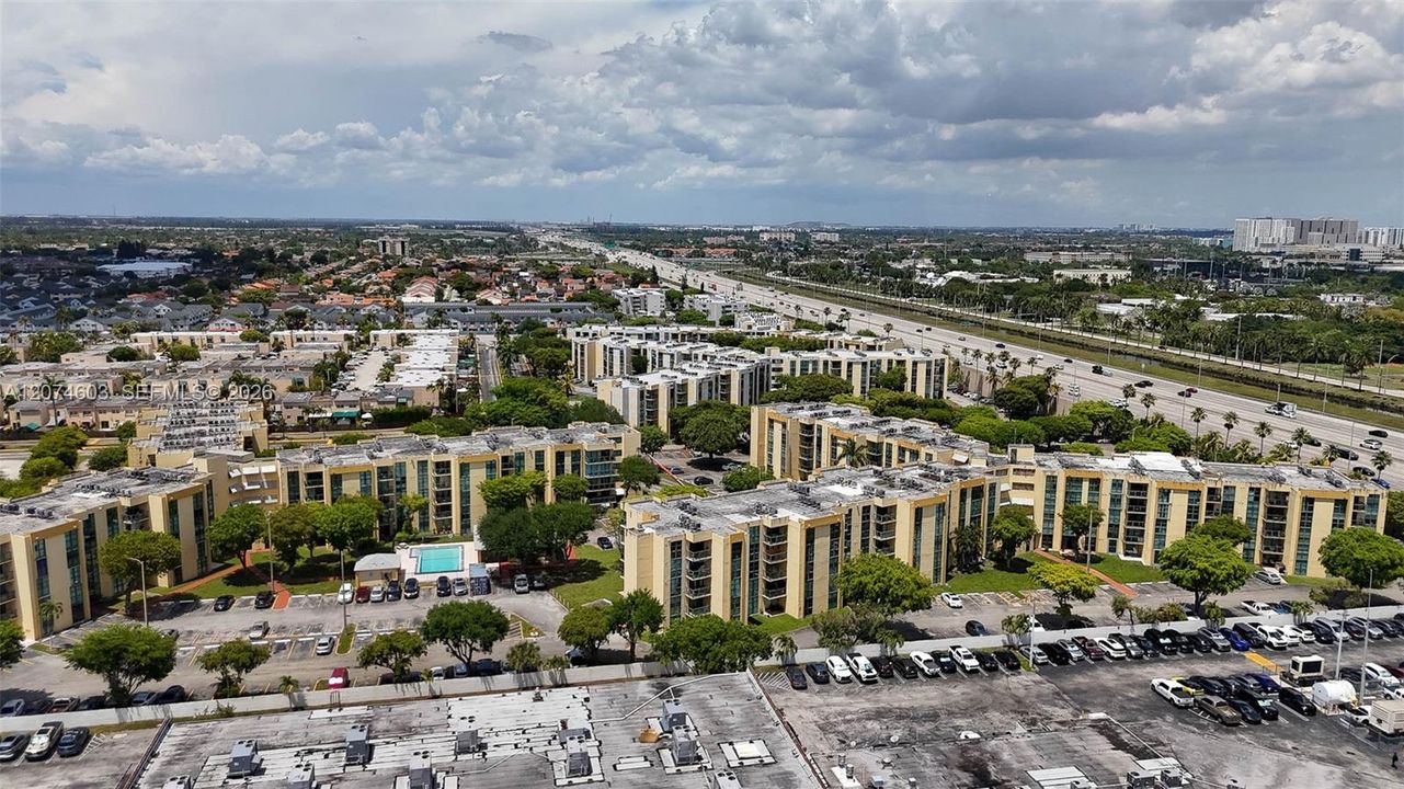 For Rent: $2,200 (2 beds, 2 baths, 898 Square Feet)