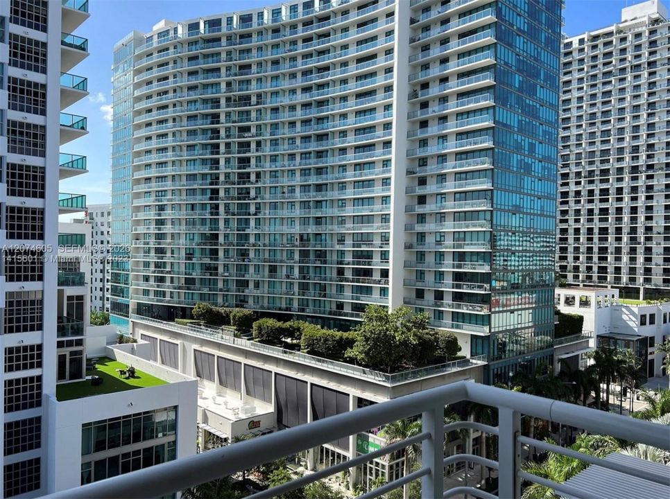 For Rent: $3,400 (1 beds, 1 baths, 771 Square Feet)