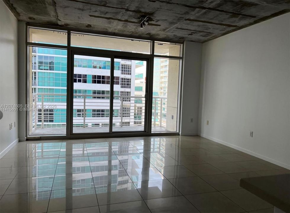 For Rent: $3,400 (1 beds, 1 baths, 771 Square Feet)