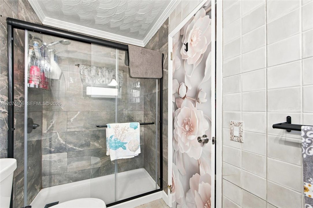 For Sale: $499,900 (2 beds, 1 baths, 1067 Square Feet)