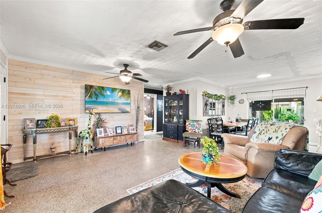 For Sale: $499,900 (2 beds, 1 baths, 1067 Square Feet)
