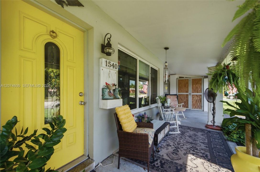 For Sale: $499,900 (2 beds, 1 baths, 1067 Square Feet)