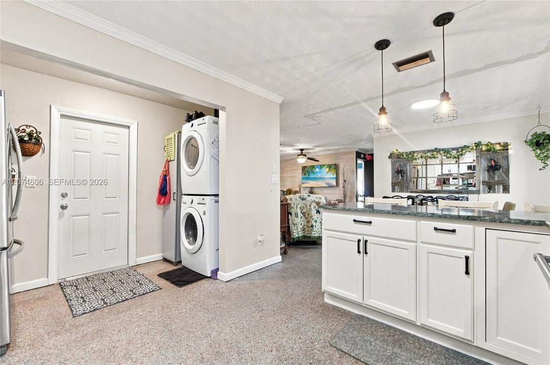 For Sale: $499,900 (2 beds, 1 baths, 1067 Square Feet)