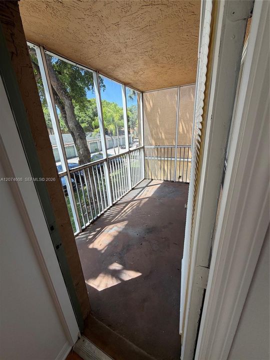 For Rent: $1,825 (2 beds, 1 baths, 1035 Square Feet)