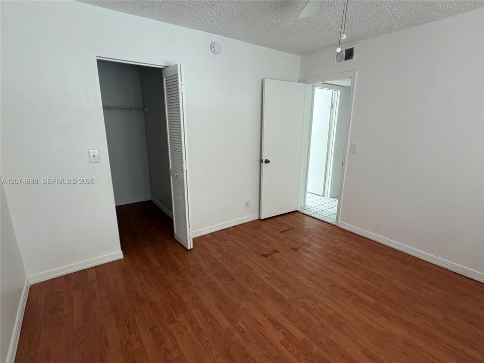 For Rent: $1,825 (2 beds, 1 baths, 1035 Square Feet)