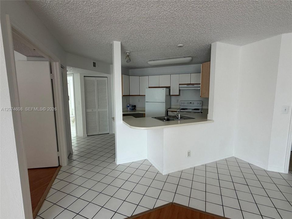 For Rent: $1,825 (2 beds, 1 baths, 1035 Square Feet)