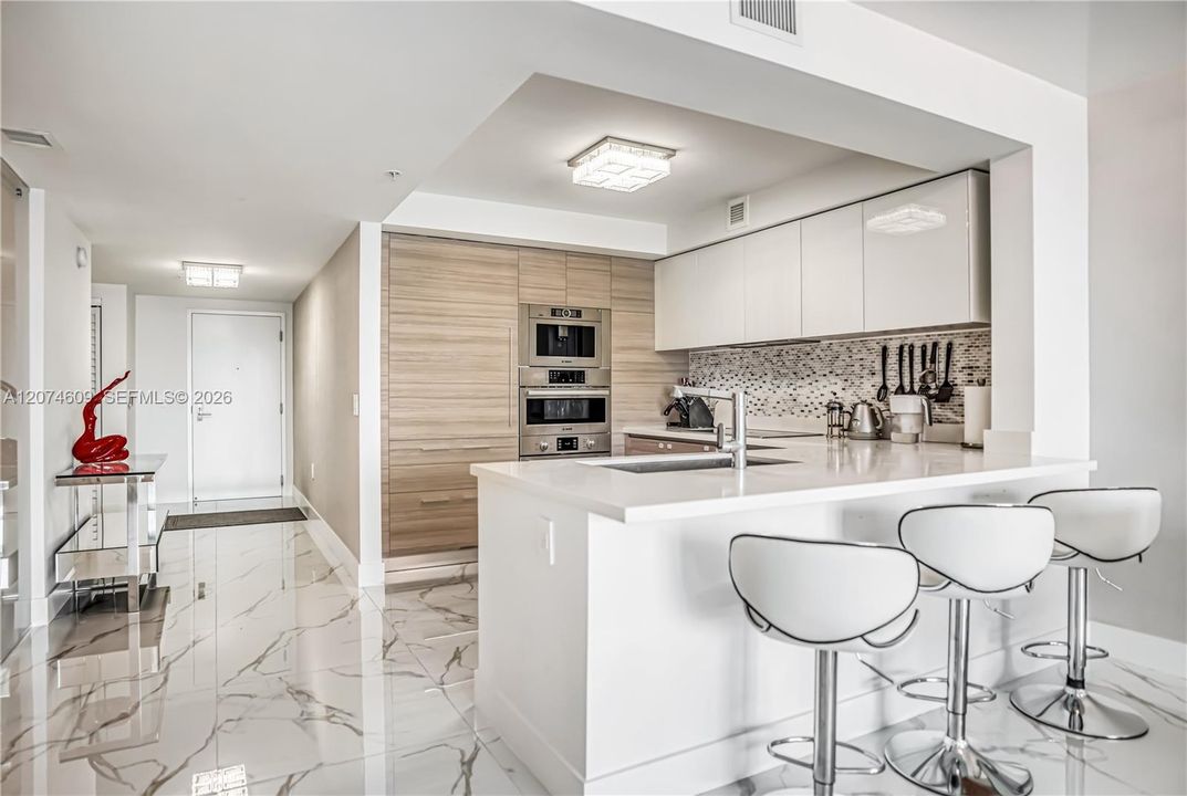 For Rent: $6,500 (3 beds, 3 baths, 1524 Square Feet)