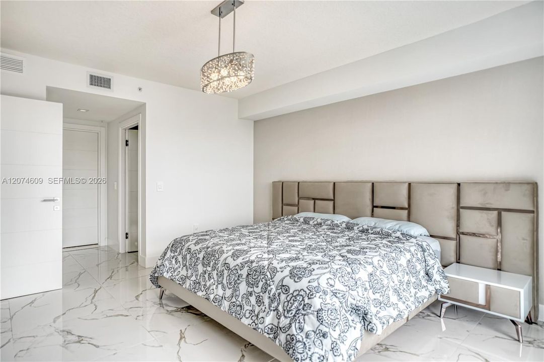 For Rent: $6,500 (3 beds, 3 baths, 1524 Square Feet)