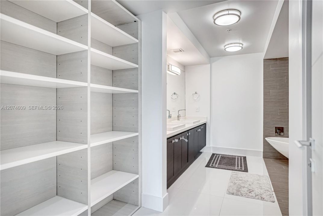 For Rent: $6,500 (3 beds, 3 baths, 1524 Square Feet)