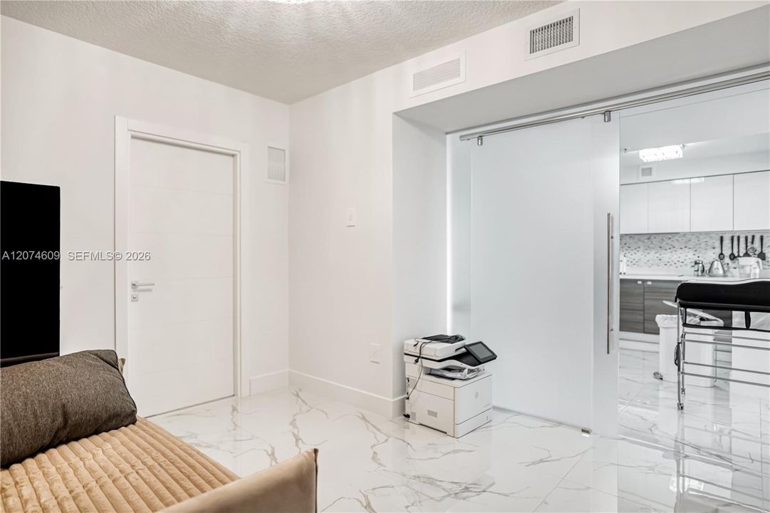 For Rent: $6,500 (3 beds, 3 baths, 1524 Square Feet)