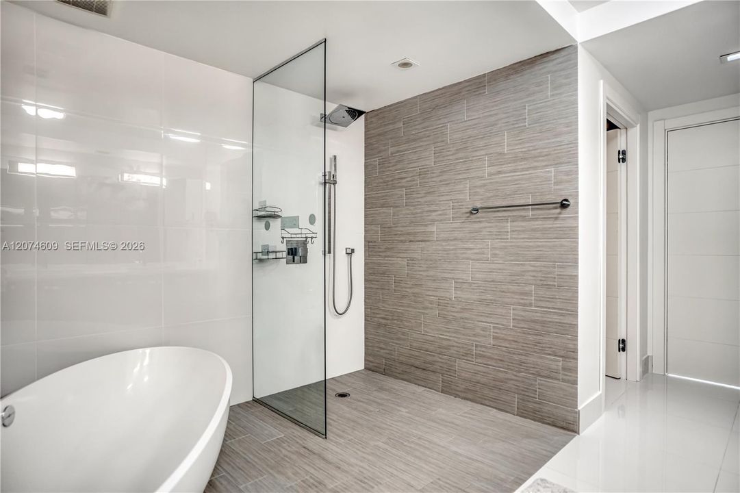 For Rent: $6,500 (3 beds, 3 baths, 1524 Square Feet)
