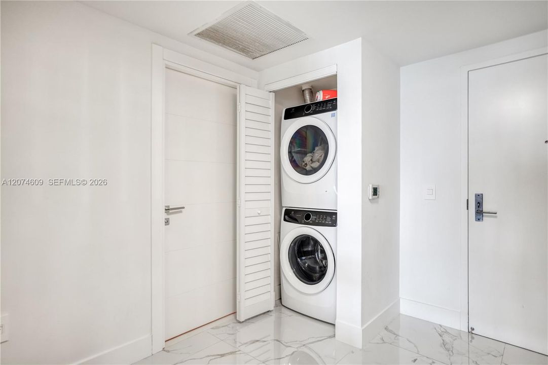 For Rent: $6,500 (3 beds, 3 baths, 1524 Square Feet)