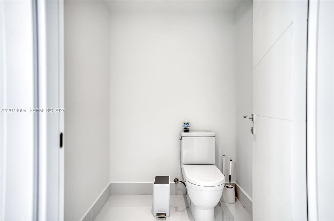 For Rent: $6,500 (3 beds, 3 baths, 1524 Square Feet)