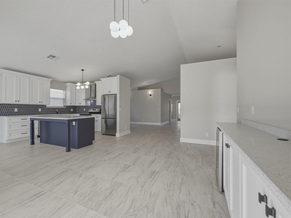 Family to Kitchen