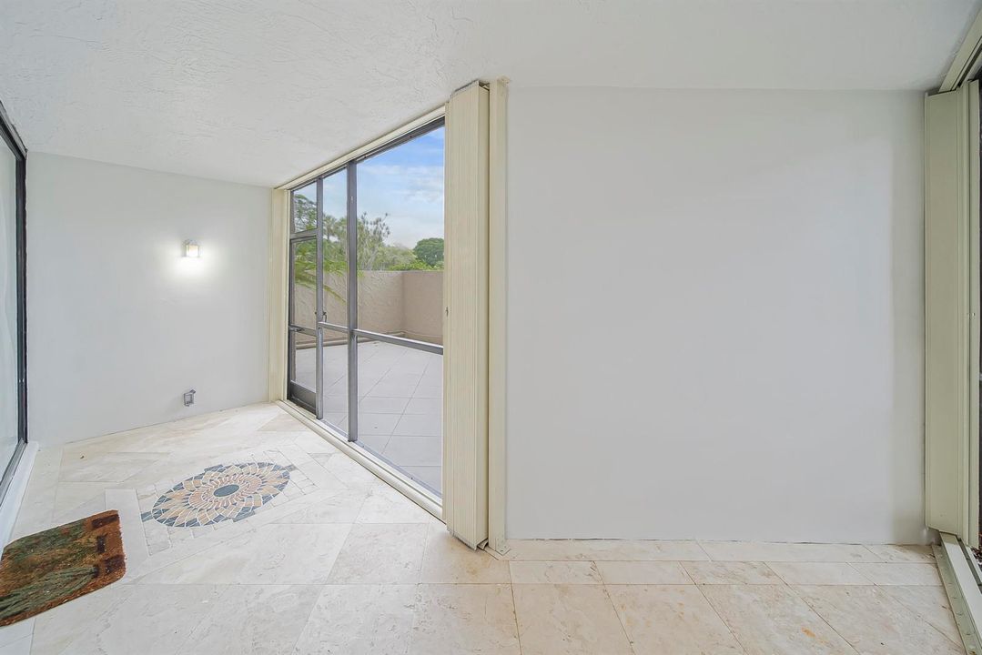 Screened-in Patio