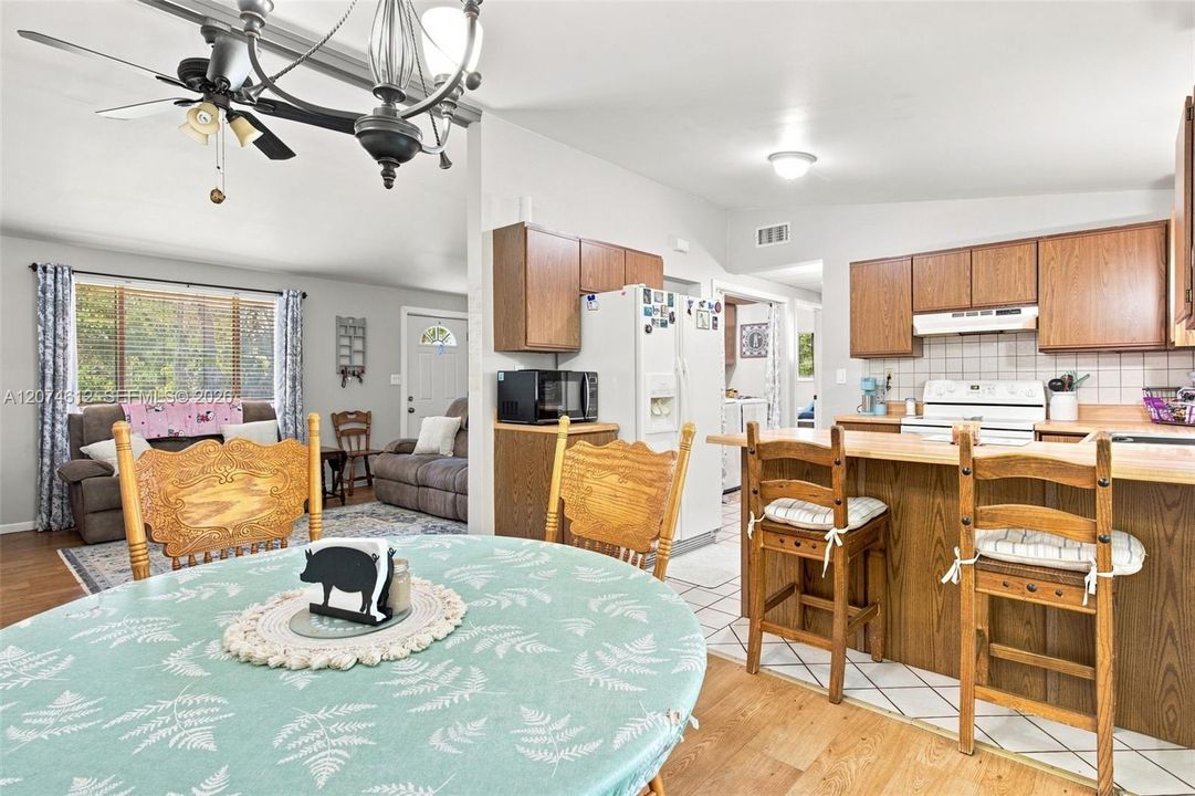 For Sale: $750,000 (3 beds, 2 baths, 1501 Square Feet)