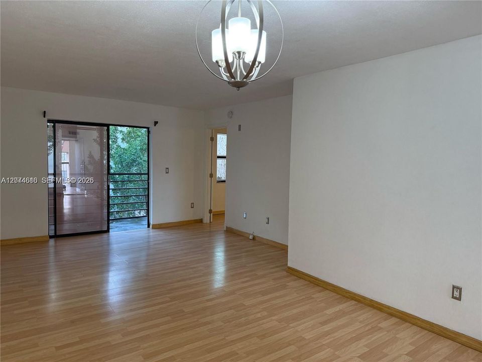For Rent: $2,800 (3 beds, 2 baths, 1125 Square Feet)