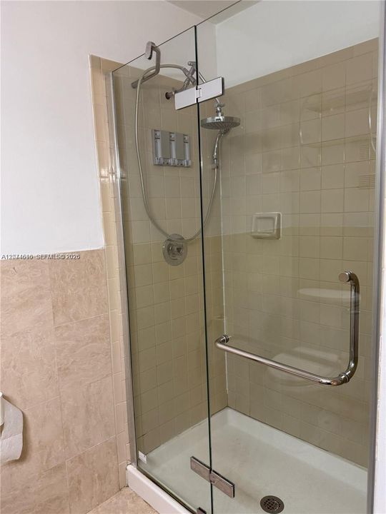 For Rent: $2,800 (3 beds, 2 baths, 1125 Square Feet)