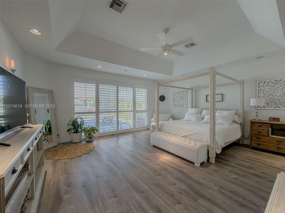 For Sale: $2,598,000 (7 beds, 6 baths, 4787 Square Feet)