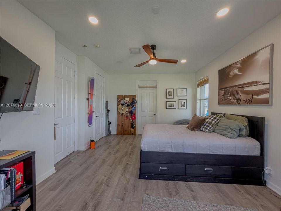 For Sale: $2,598,000 (7 beds, 6 baths, 4787 Square Feet)