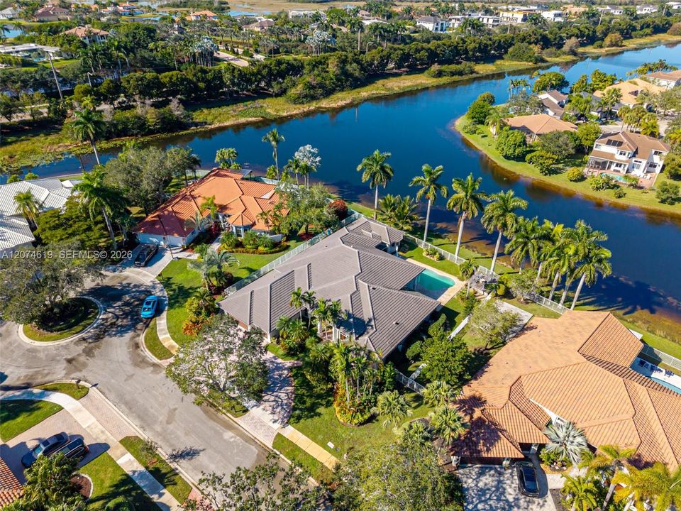 For Sale: $2,598,000 (7 beds, 6 baths, 4787 Square Feet)