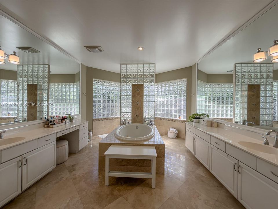 For Sale: $2,598,000 (7 beds, 6 baths, 4787 Square Feet)