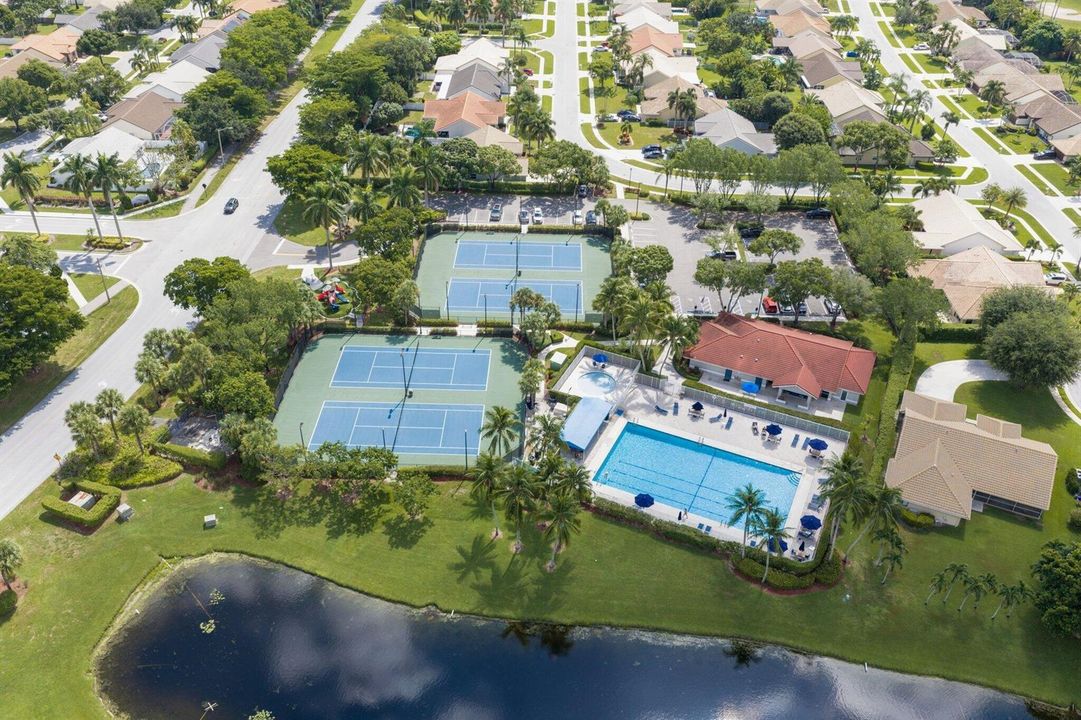 Community Pool/ Tennis/Playground