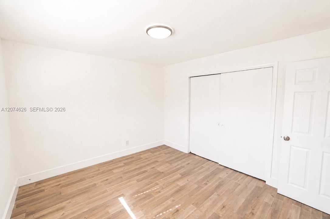 For Rent: $1,650 (1 beds, 1 baths, 680 Square Feet)