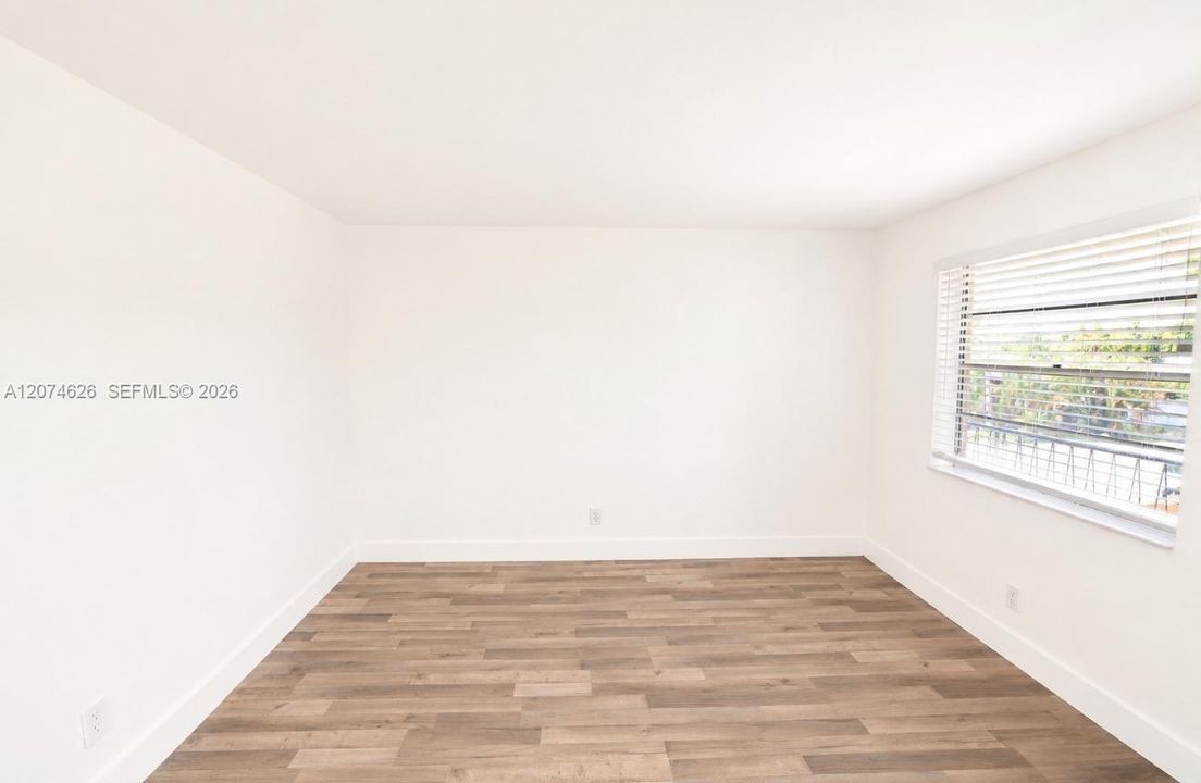 For Rent: $1,650 (1 beds, 1 baths, 680 Square Feet)