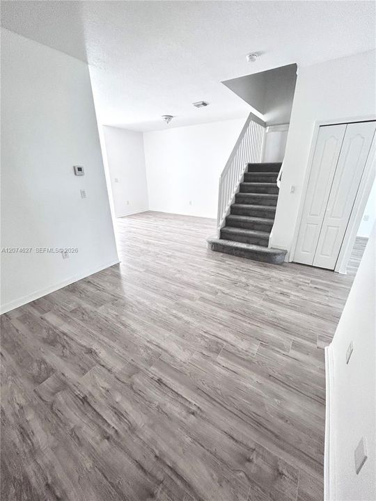 For Rent: $3,275 (3 beds, 2 baths, 1578 Square Feet)