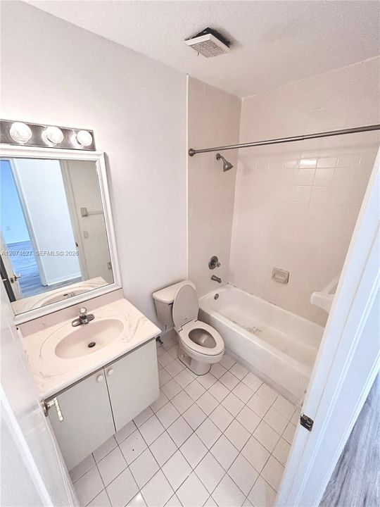 For Rent: $3,275 (3 beds, 2 baths, 1578 Square Feet)